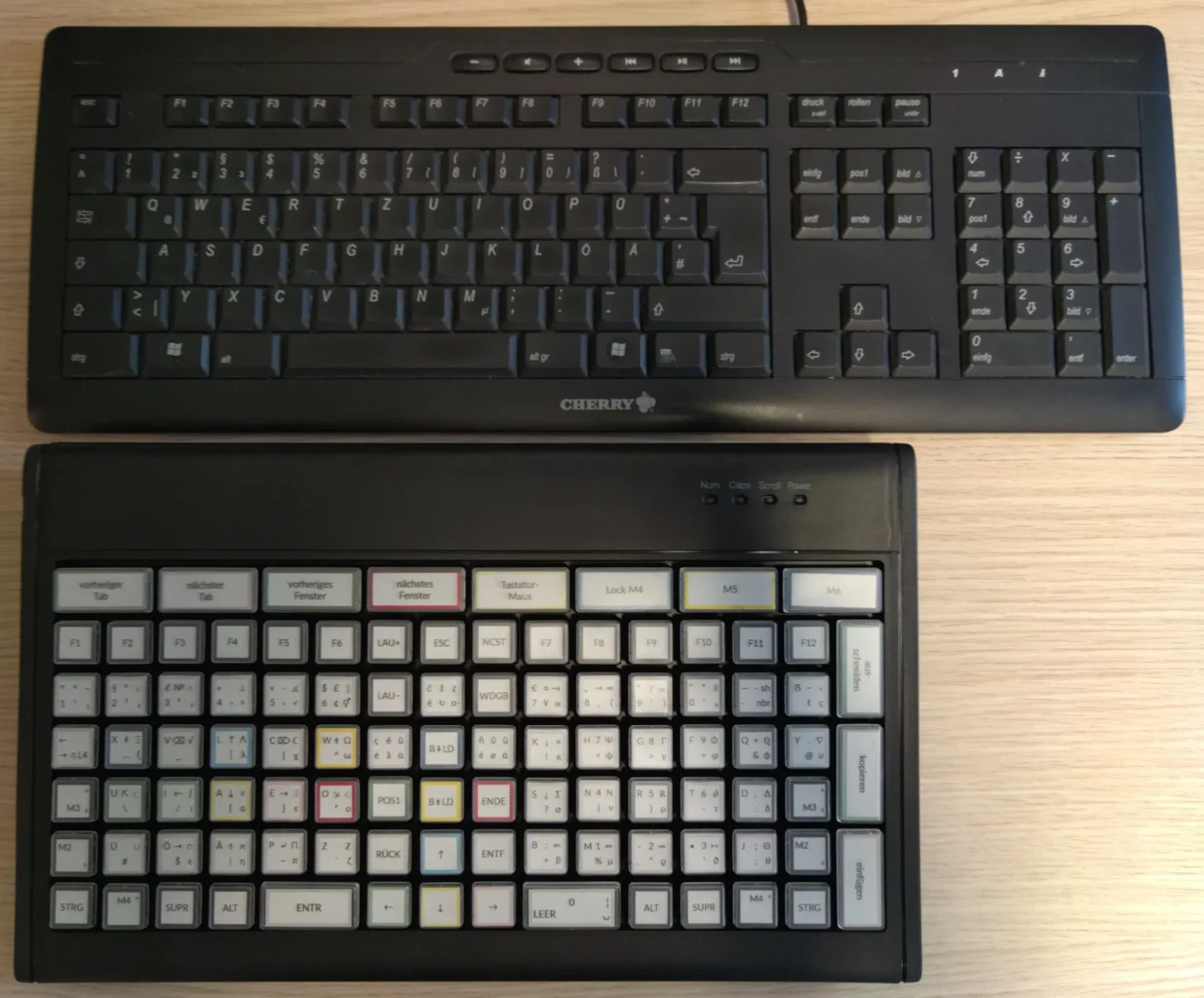 Columna hardware v1 comparison with a classical qwertz keyboard